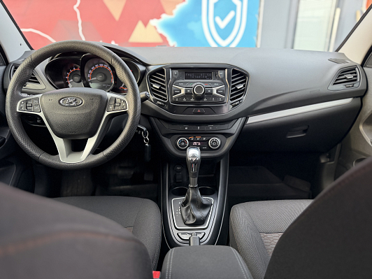 Lada (ВАЗ) Vesta Luxe, 2019 года, пробег 83000 км