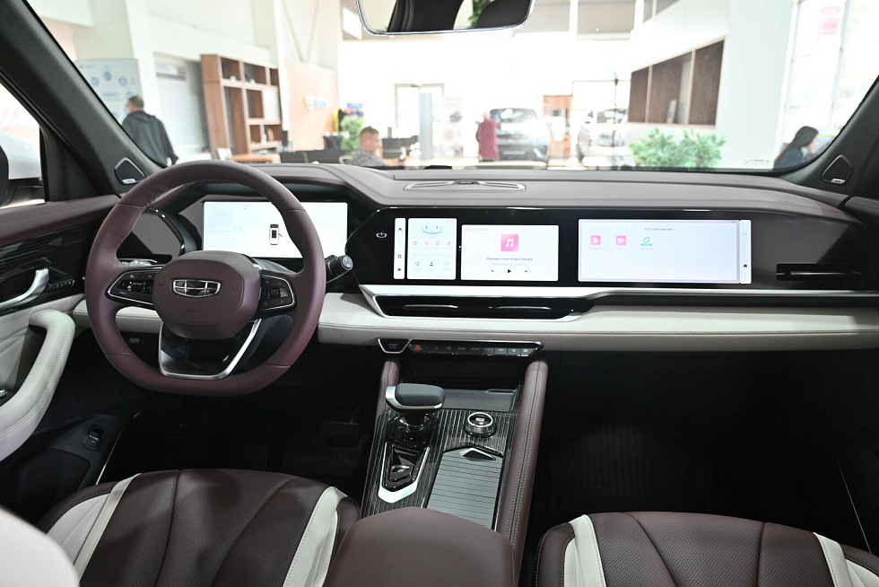 Geely Monjaro Люкс (2023-2025), белый