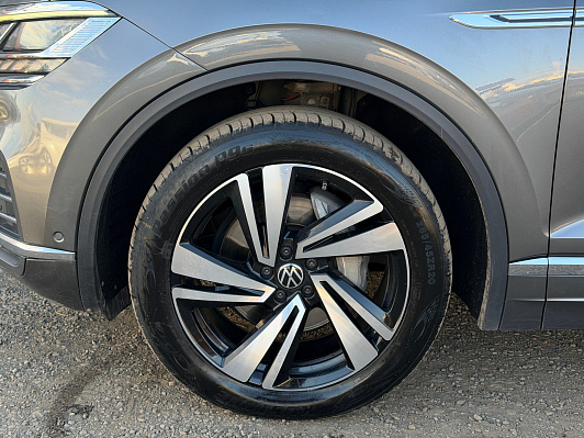Volkswagen Touareg Status, 2019 года, пробег 256000 км