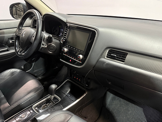 Mitsubishi Outlander Instyle, 2020 года, пробег 106578 км