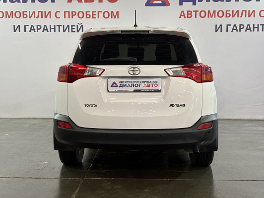 Toyota RAV4, 2015 года, пробег 122000 км