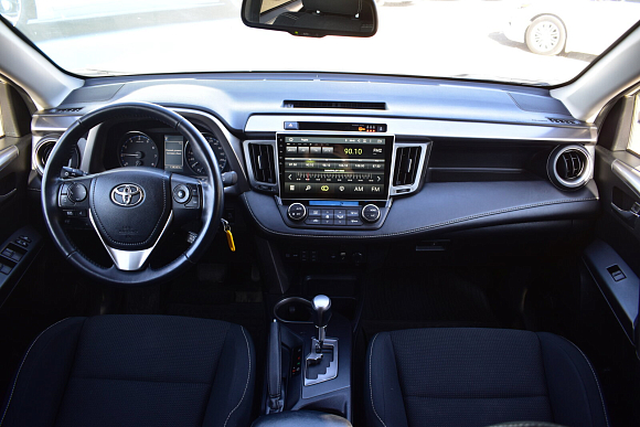 Toyota RAV4 Style, 2017 года, пробег 139263 км