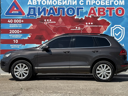 Volkswagen Touareg, 2011 года, пробег 195000 км