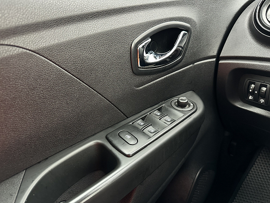 Renault Kaptur Life, 2017 года, пробег 109500 км