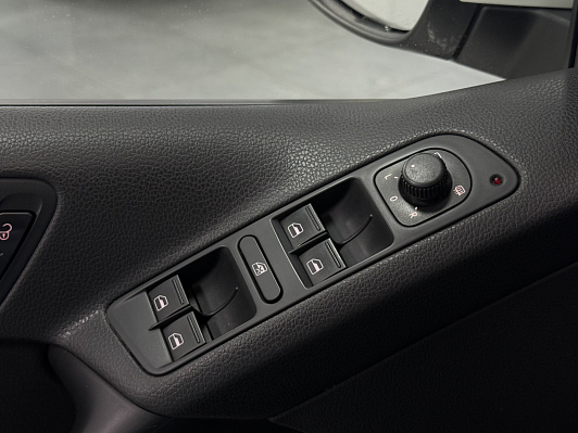 Volkswagen Tiguan Avenue, 2013 года, пробег 185462 км