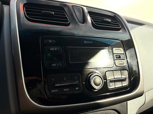 Renault Sandero Confort, 2014 года, пробег 132716 км