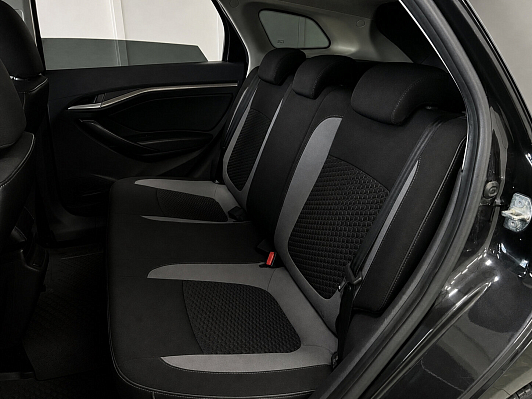Lada (ВАЗ) Vesta Luxe Multimedia, 2017 года, пробег 111636 км