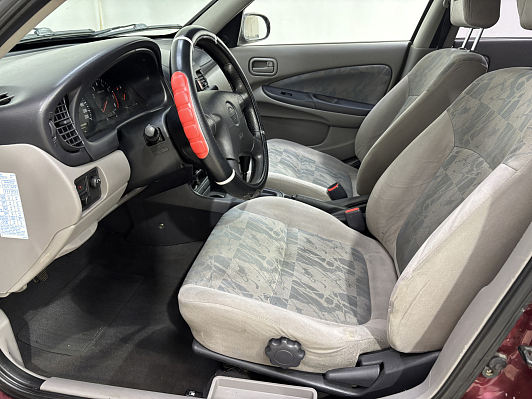 Nissan Almera, 2001 года, пробег 325000 км