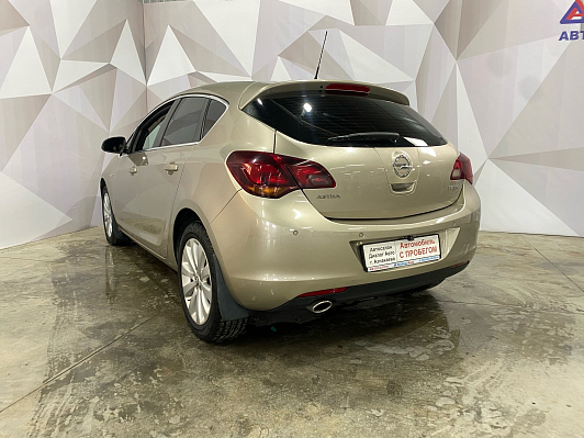 Opel Astra Cosmo, 2012 года, пробег 169000 км