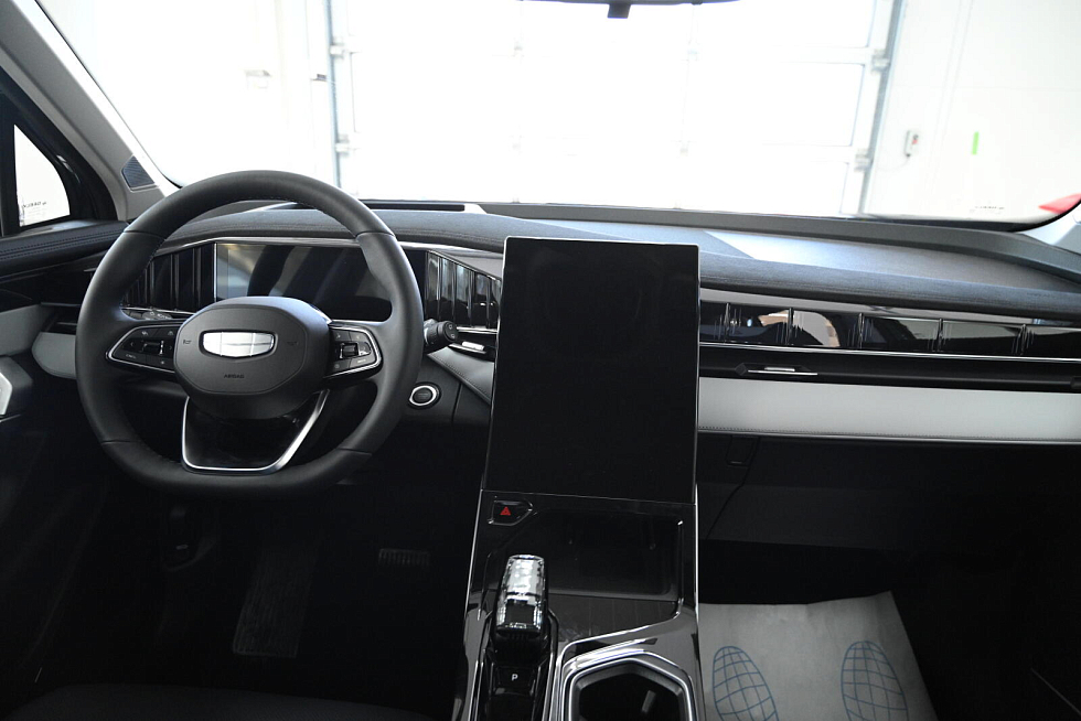 Geely Atlas , зеленый