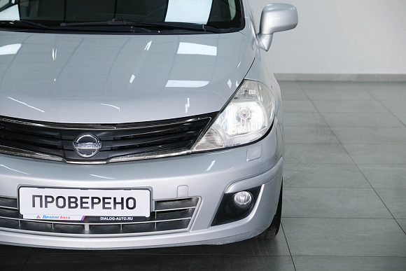 Nissan Tiida, 2010 года, пробег 219000 км