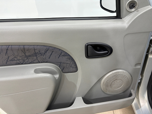 Renault Logan, 2006 года, пробег 289428 км