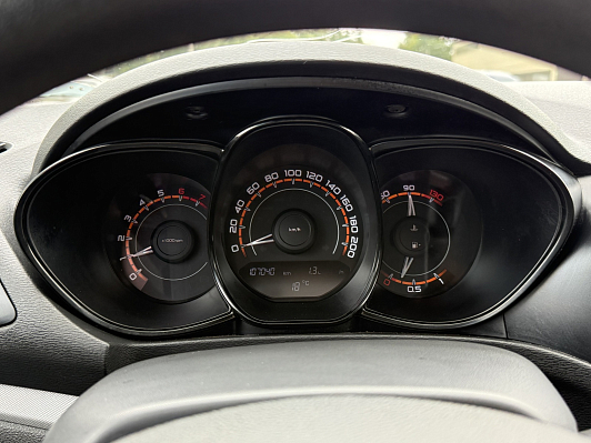 Lada (ВАЗ) Vesta Comfort Multimedia, 2018 года, пробег 106500 км