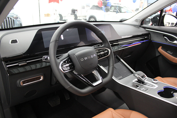 Omoda C5 Supreme, серебряный