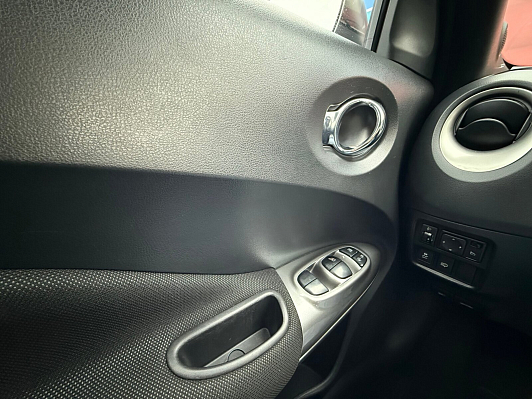 Nissan Juke SE, 2012 года, пробег 150000 км