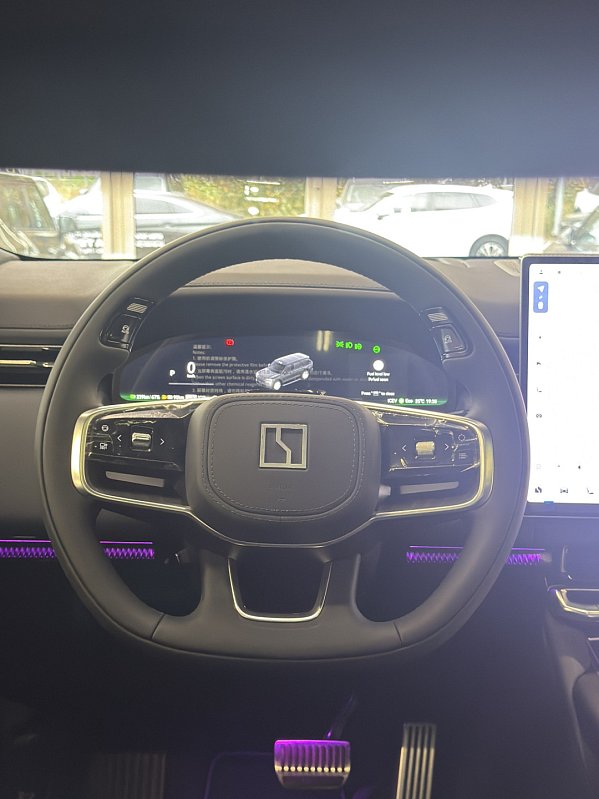 Zeekr 9X Hyper (6 seats), черный