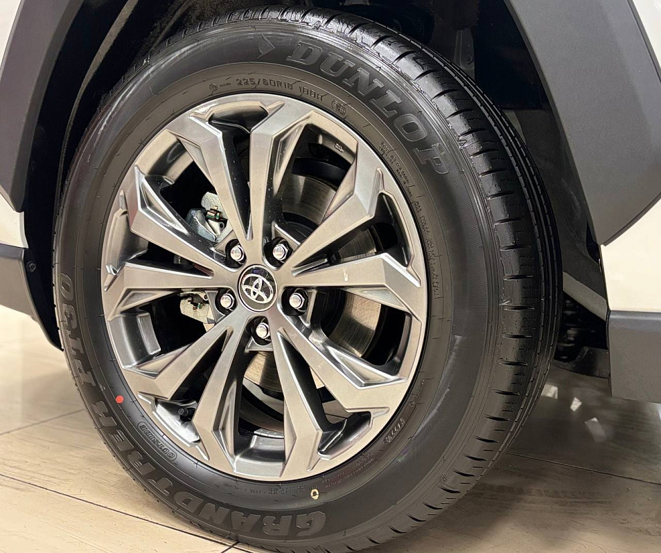 Toyota RAV4 Adventure, белый