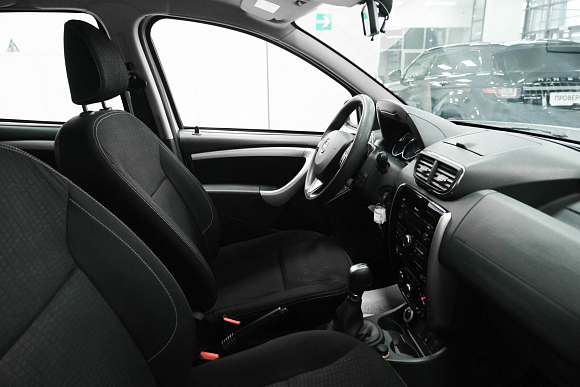 Nissan Terrano Elegance, 2019 года, пробег 20000 км