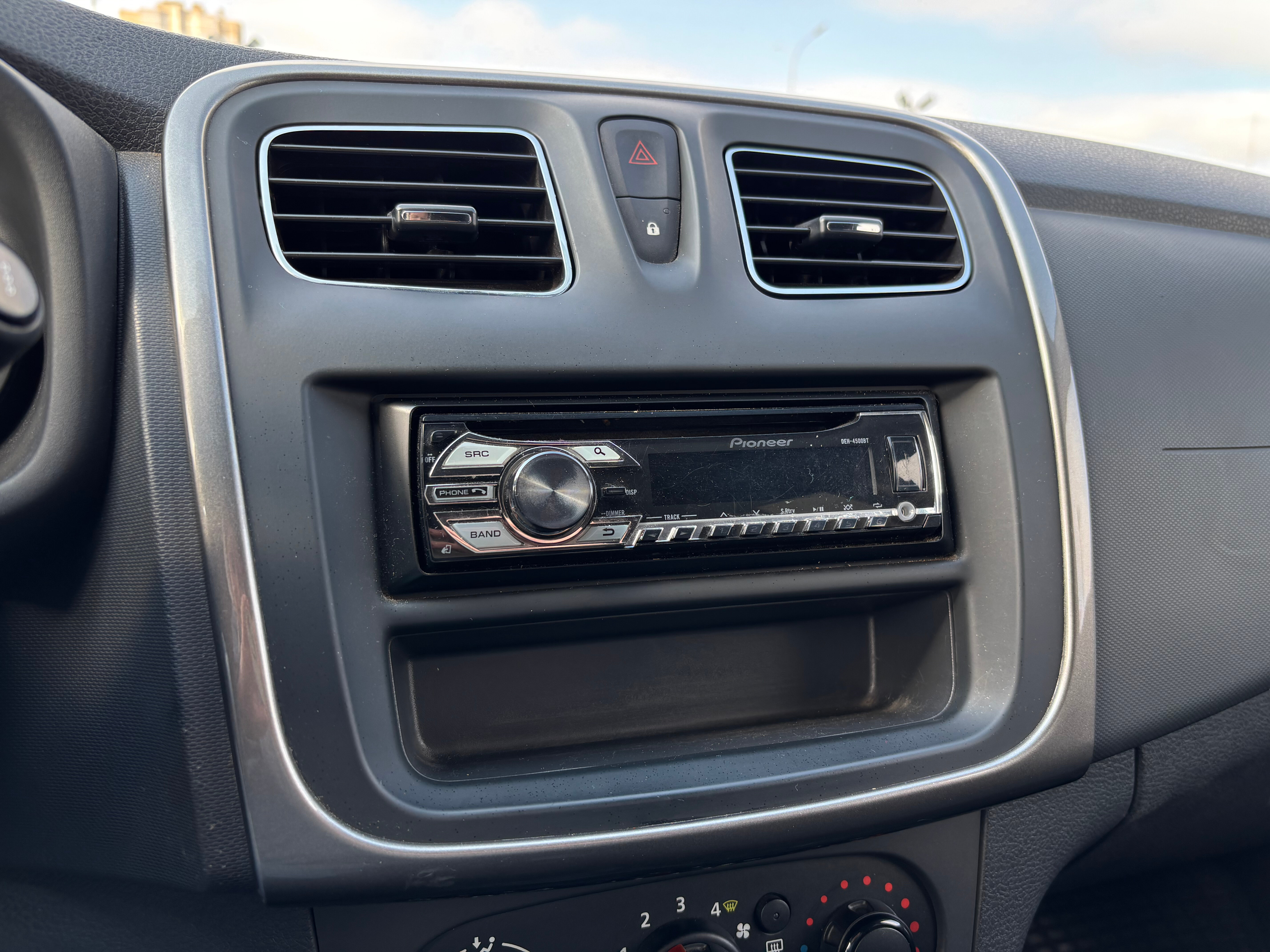 Renault Sandero, 2017 года, пробег 97000 км