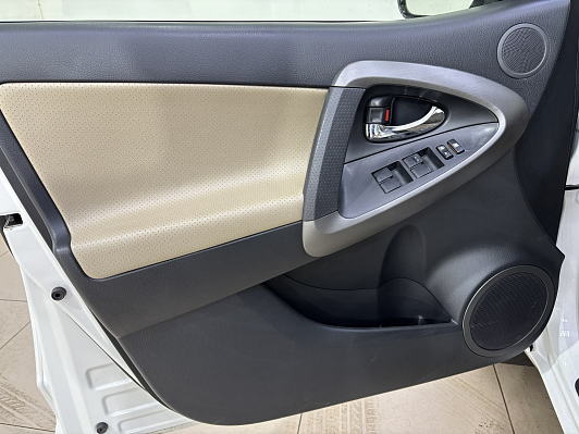 Toyota RAV4, 2012 года, пробег 124231 км