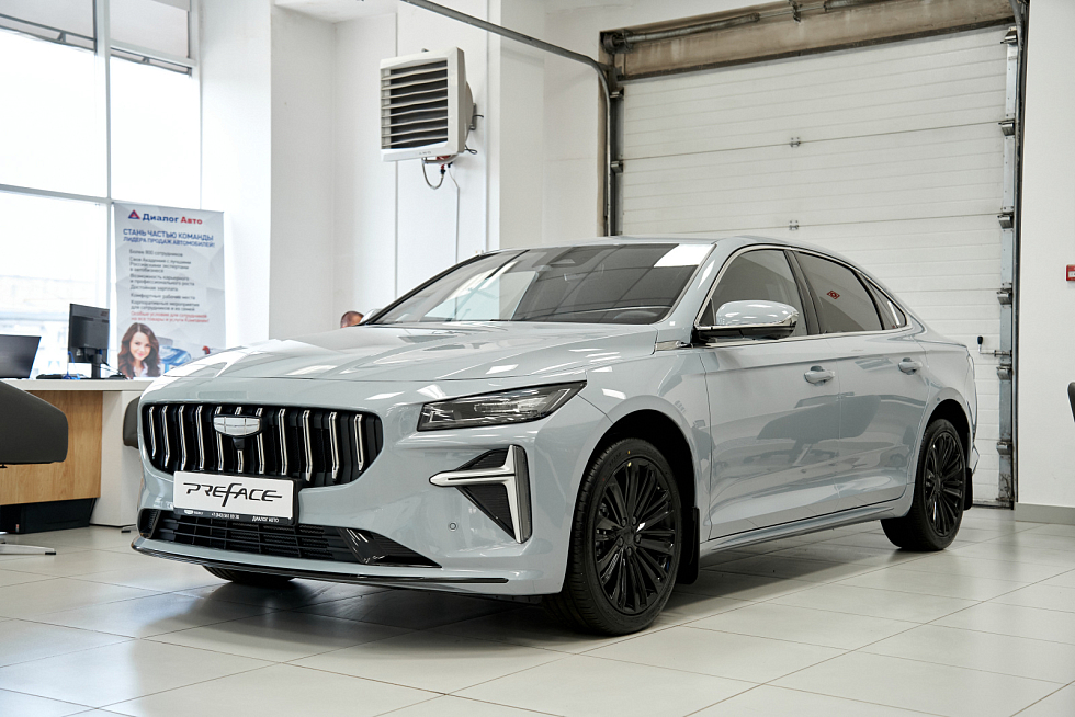 Geely Preface Flagship, серебряный