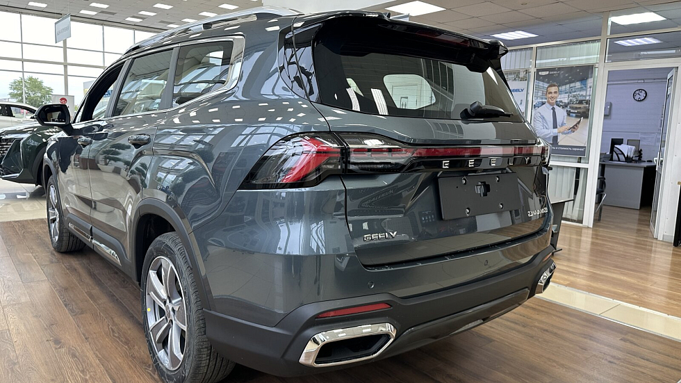 Geely Okavango Флагман, серый