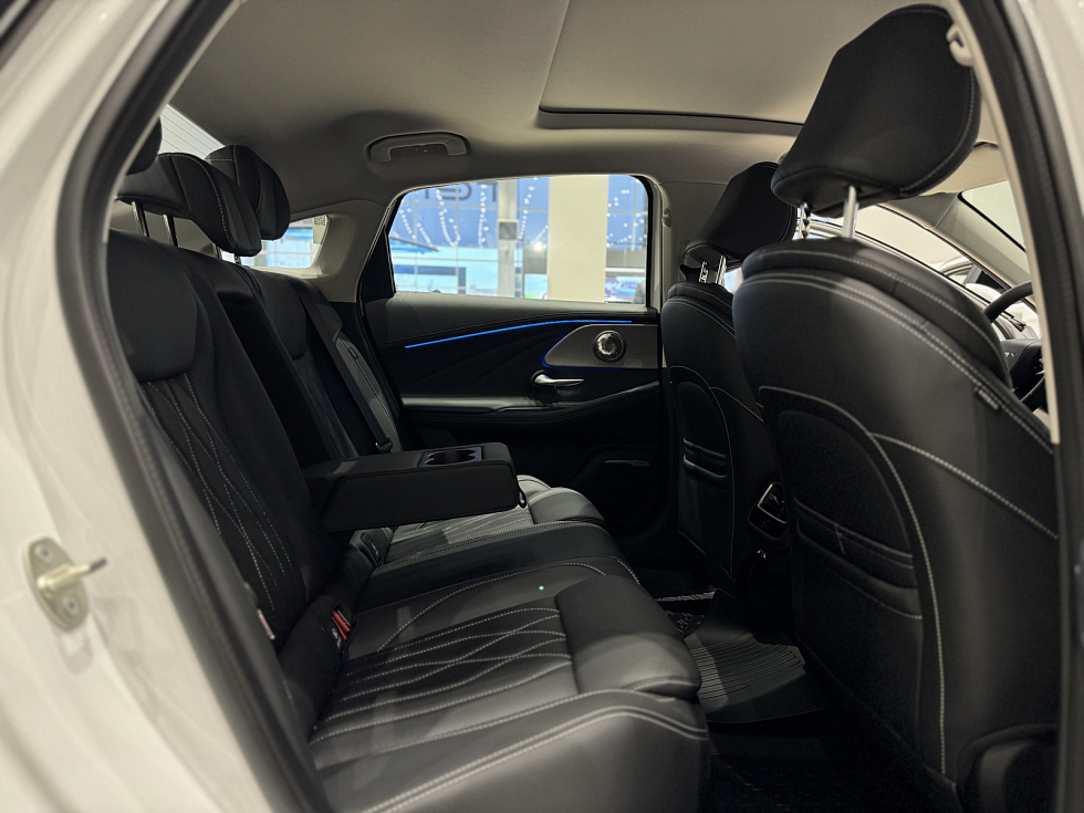 Chery Arrizo 8 Ультра Черный / Ultra Black, белый