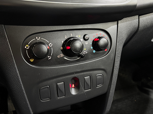 Renault Logan Confort, 2015 года, пробег 102400 км