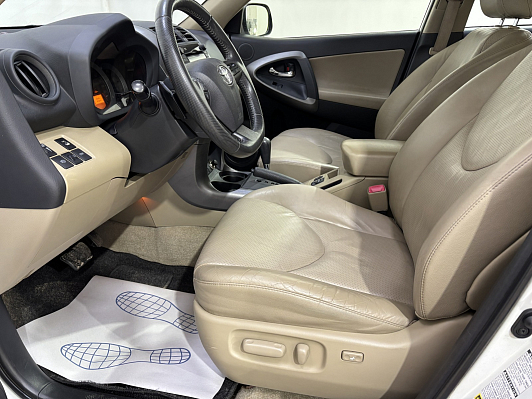 Toyota RAV4, 2012 года, пробег 124231 км