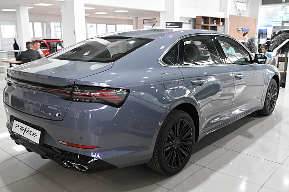 Geely Preface Flagship, серебряный