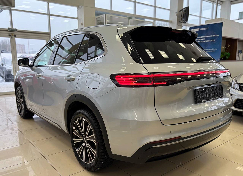 Geely EX5 EM-i Про, серебряный