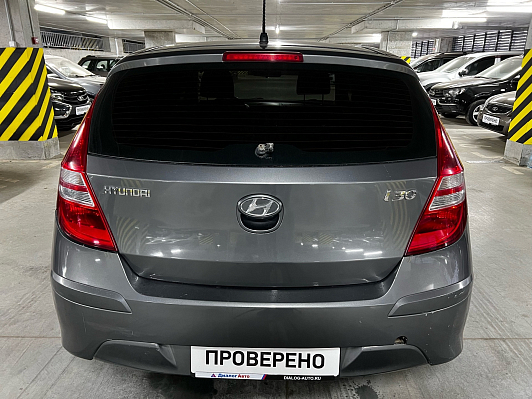 Hyundai i30, 2010 года, пробег 175000 км