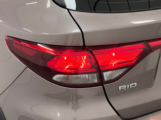 Kia Rio Luxe, 2020 года, пробег 67000 км