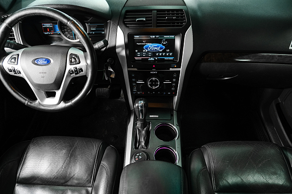 Ford Explorer Limited, 2013 года, пробег 200500 км