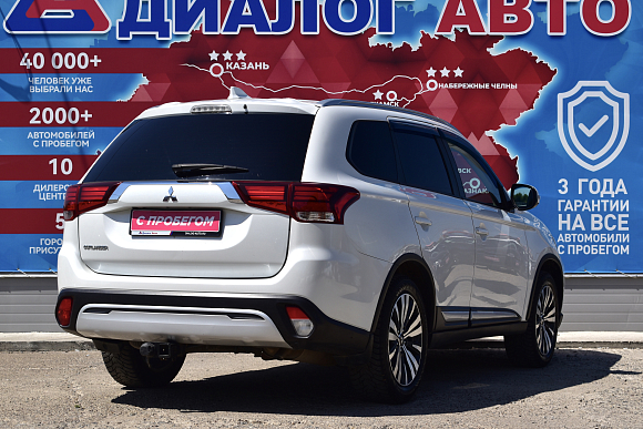 Mitsubishi Outlander Intense+, 2021 года, пробег 64738 км