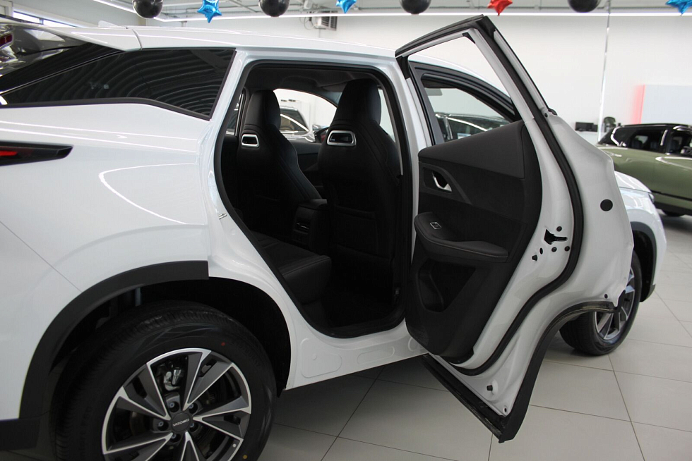 Omoda C5 Актив, белый