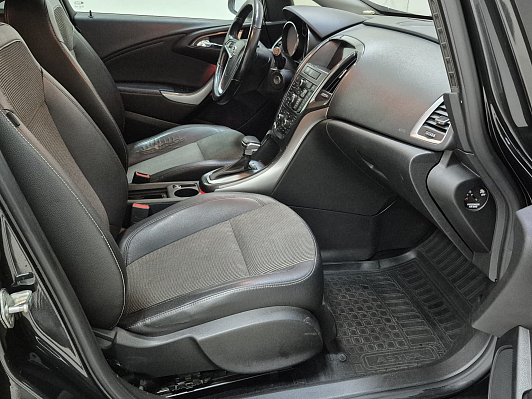 Opel Astra Cosmo, 2013 года, пробег 197000 км