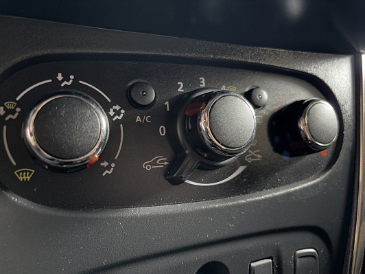 Renault Logan Drive, 2021 года, пробег 30000 км