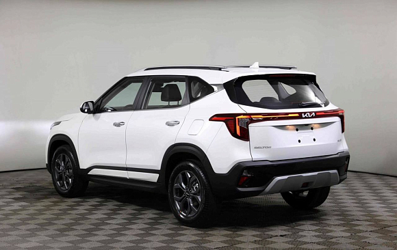 Kia Seltos Deluxe Edition, белый