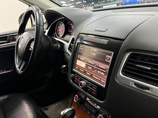 Volkswagen Touareg, 2010 года, пробег 223384 км