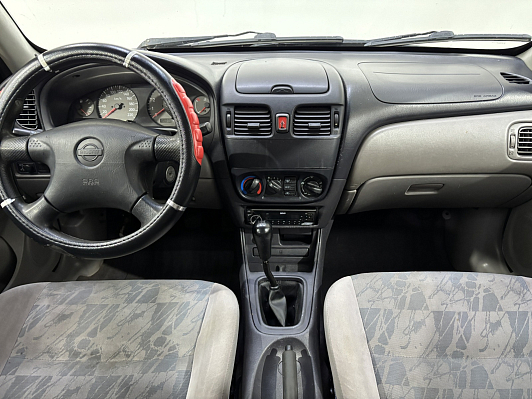 Nissan Almera, 2001 года, пробег 325000 км