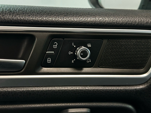 Volkswagen Touareg, 2012 года, пробег 233000 км