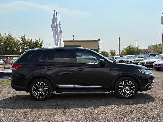 Mitsubishi Outlander Intense+, 2015 года, пробег 141200 км