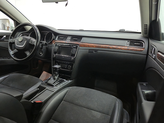 Skoda Superb, 2011 года, пробег 244818 км