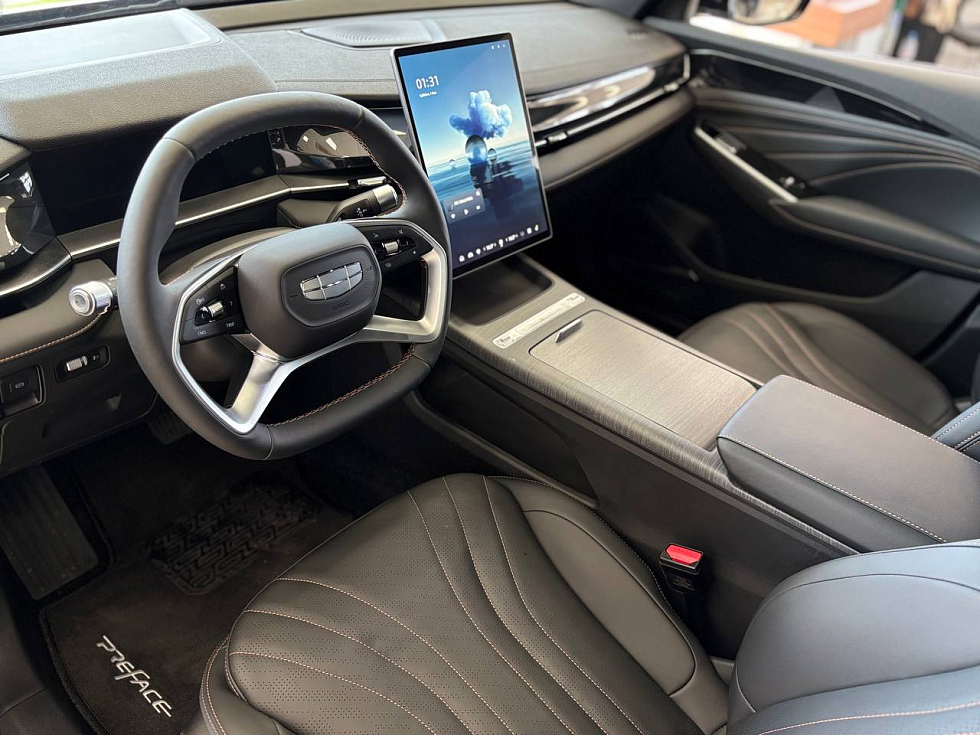 Geely Preface Flagship, фиолетовый