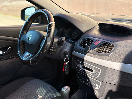 Renault Megane, 2011 года, пробег 375300 км