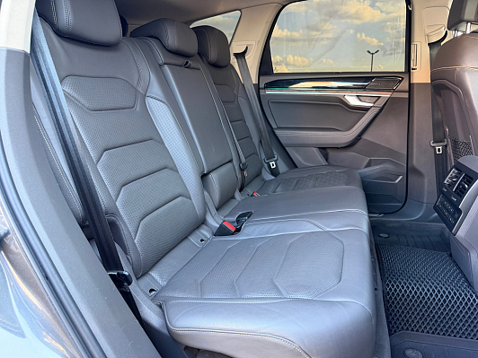 Volkswagen Touareg Status, 2019 года, пробег 256000 км