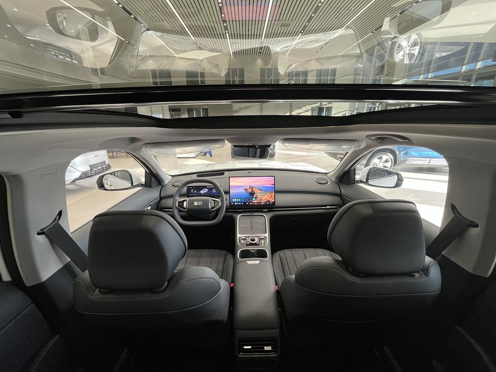 Geely EX5 Гибрид Макс EM-R, белый