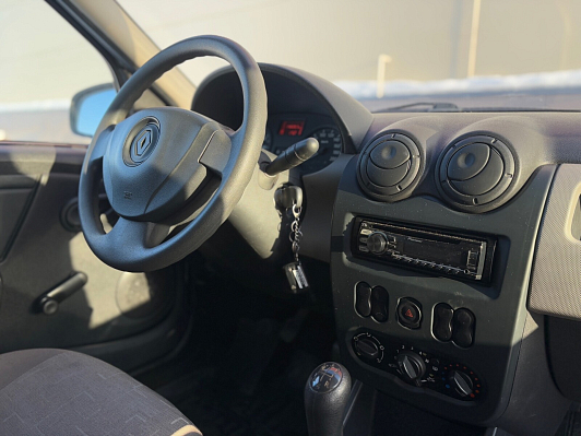 Renault Logan Expression, 2015 года, пробег 146558 км