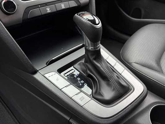 Hyundai Avante, 2018 года, пробег 128000 км